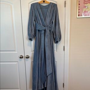 Catherine DLish Gown/Robe M NWOT